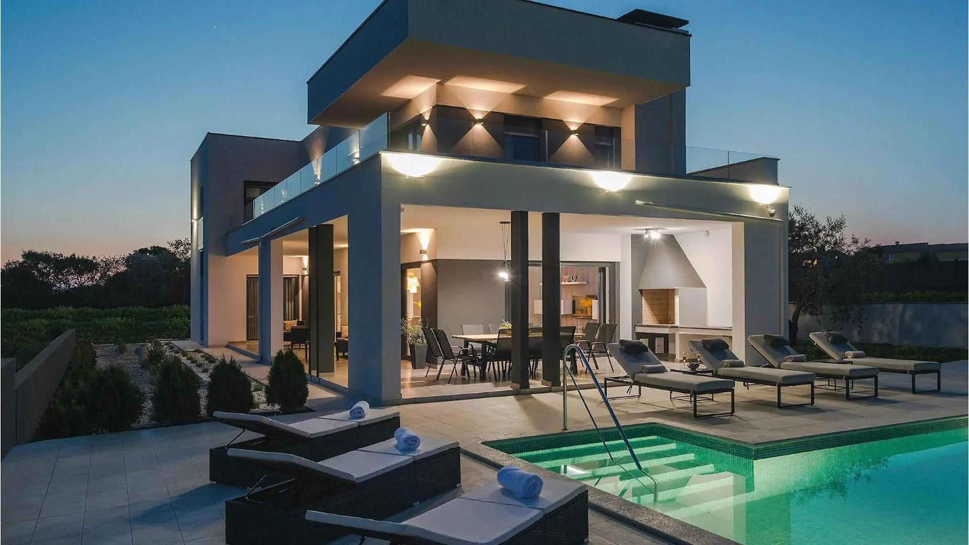 Villa Unique location
